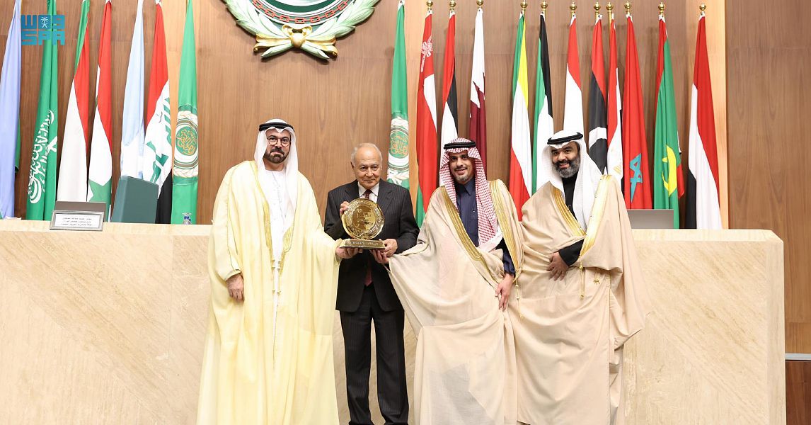 وزارة الاتصالات وتقنية المعلومات تُتوَّج بجائزة أفضل وزارة عربية ونورة الزيد أفضل موظفة حكومية