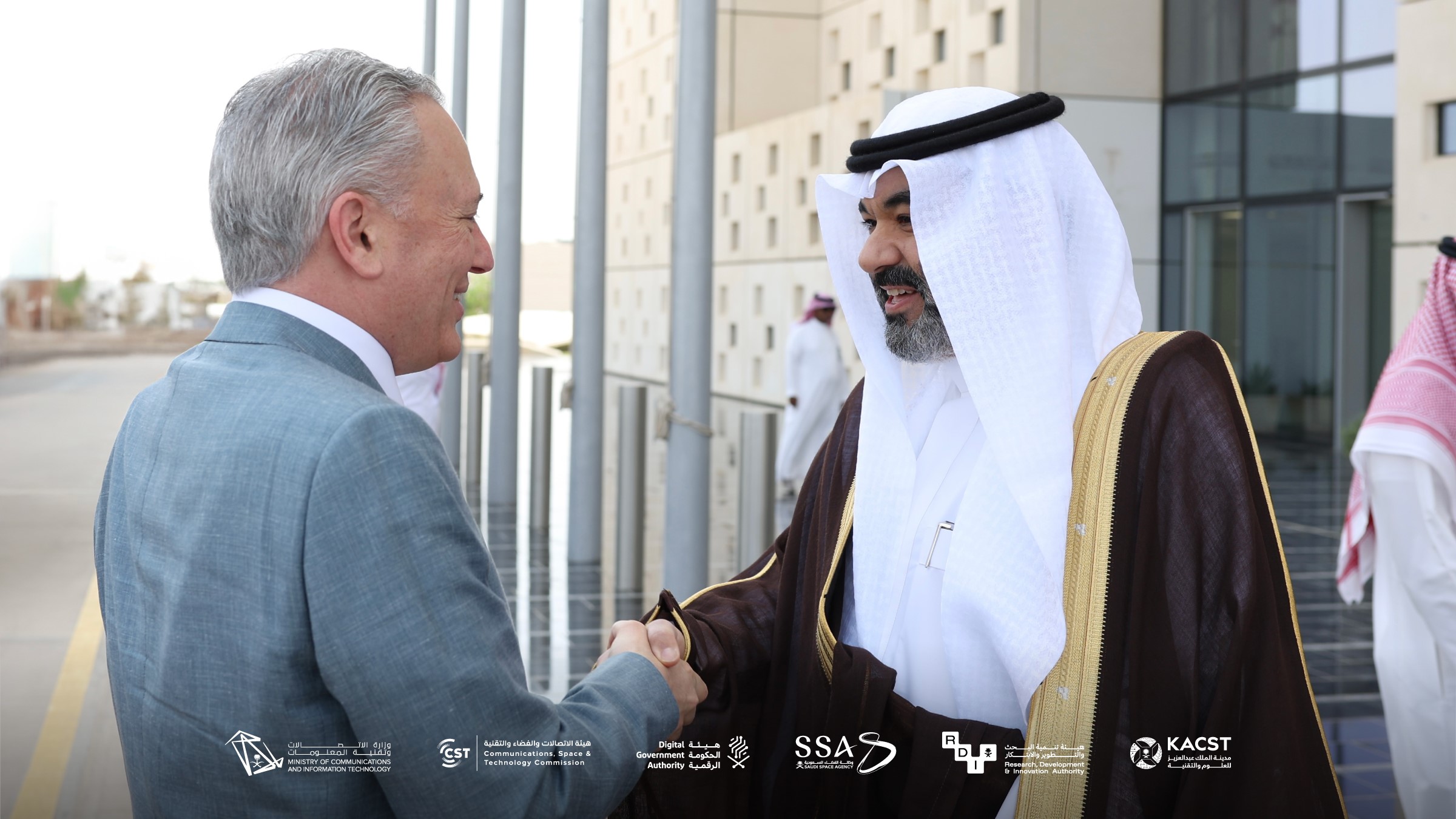 وزير الاتصالات يجتمع مع كبير مستشاري البيت الأبيض للذكاء الاصطناعي