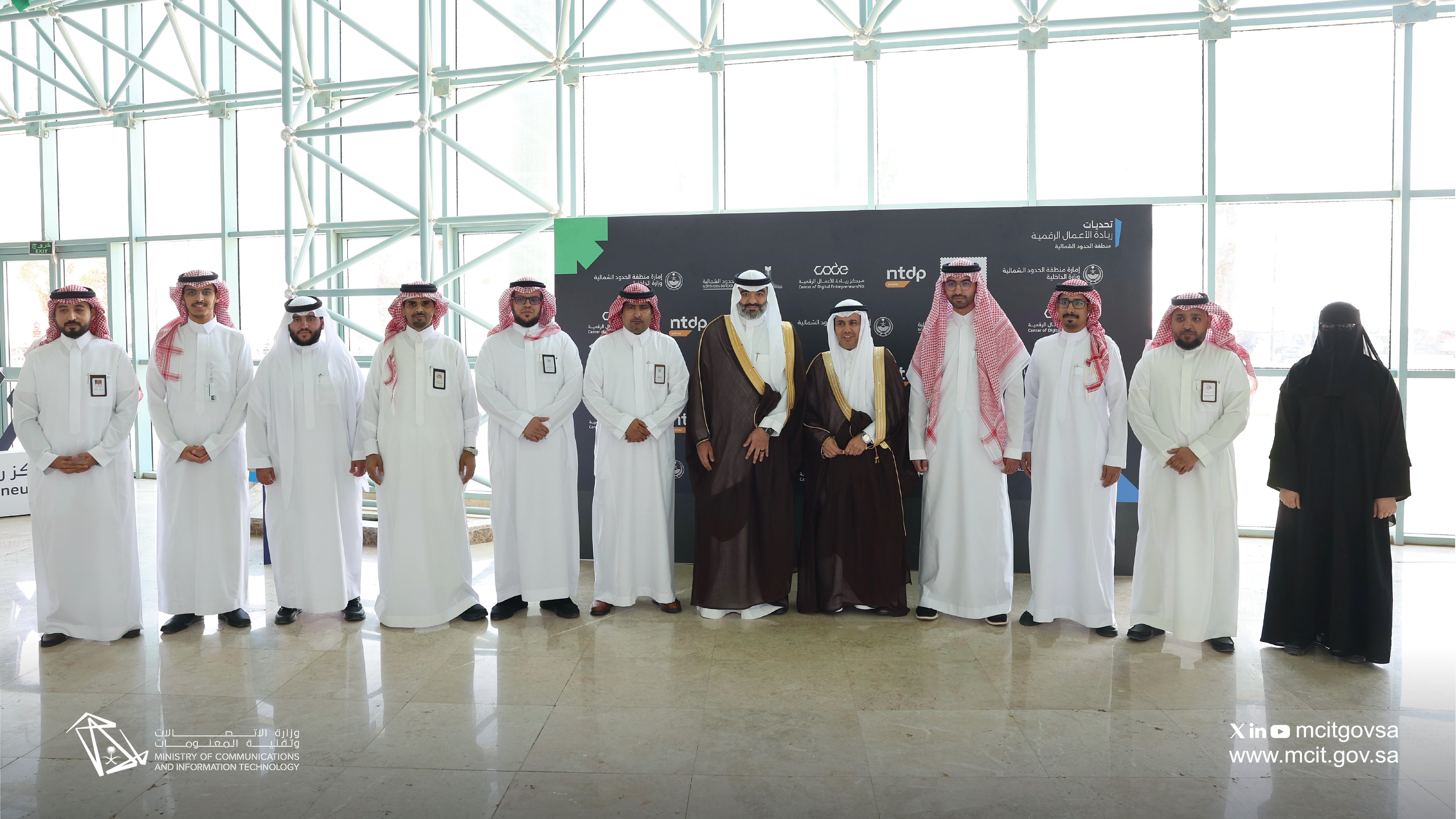 وزير الاتصالات يزور جامعة الحدود الشمالية ويشيد بابتكارات الباحثين والطلاب