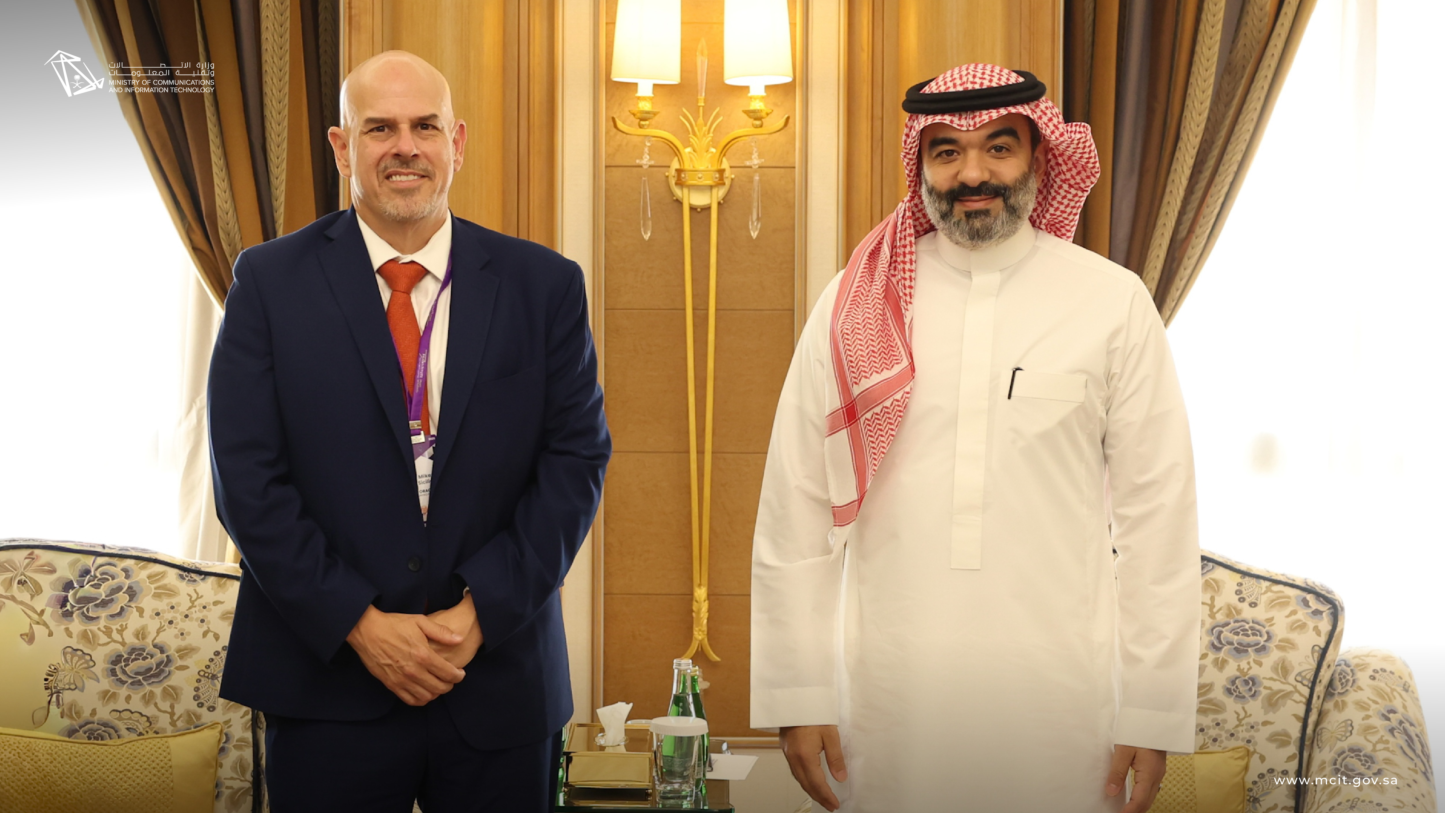 السواحه يبحث مع قيادتي «CISCO» و«Oracle» توسيع الاستثمارات التقنية وتمكين الابتكار في البنية التحتية والذكاء الاصطناعي