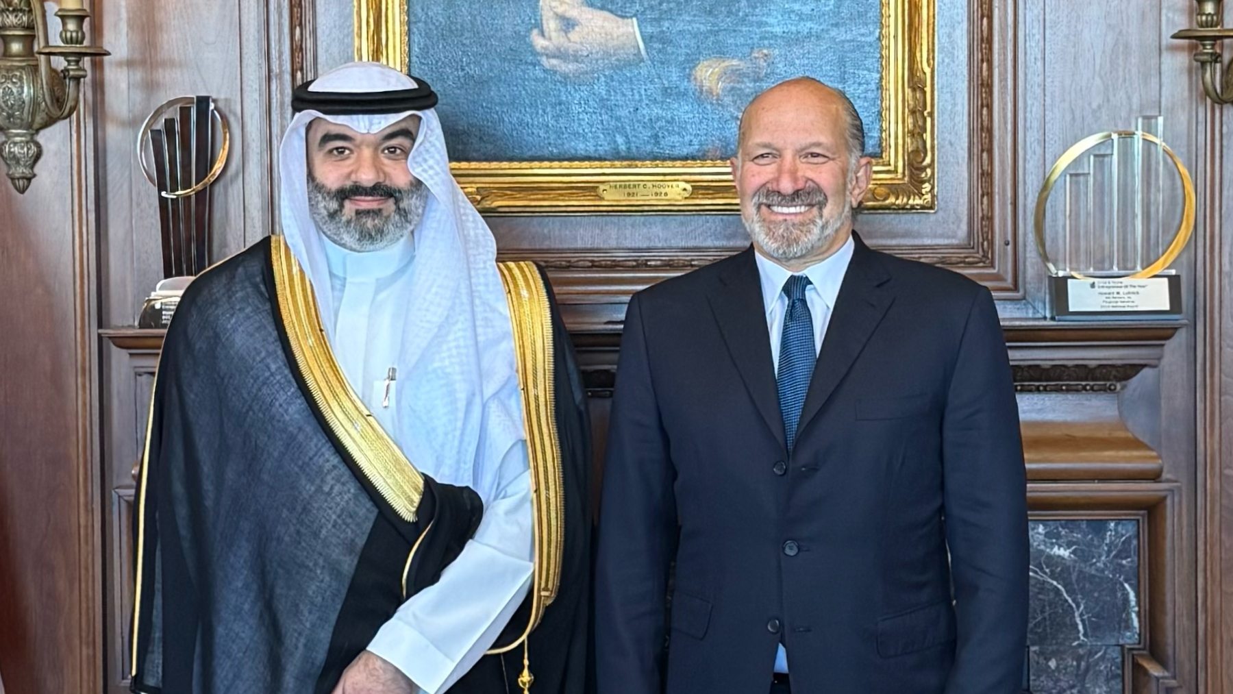 السواحه يناقش مع وزير التجارة الأمريكي آفاق الشراكة في الاقتصاد الرقمي والتقنيات المتقدمة