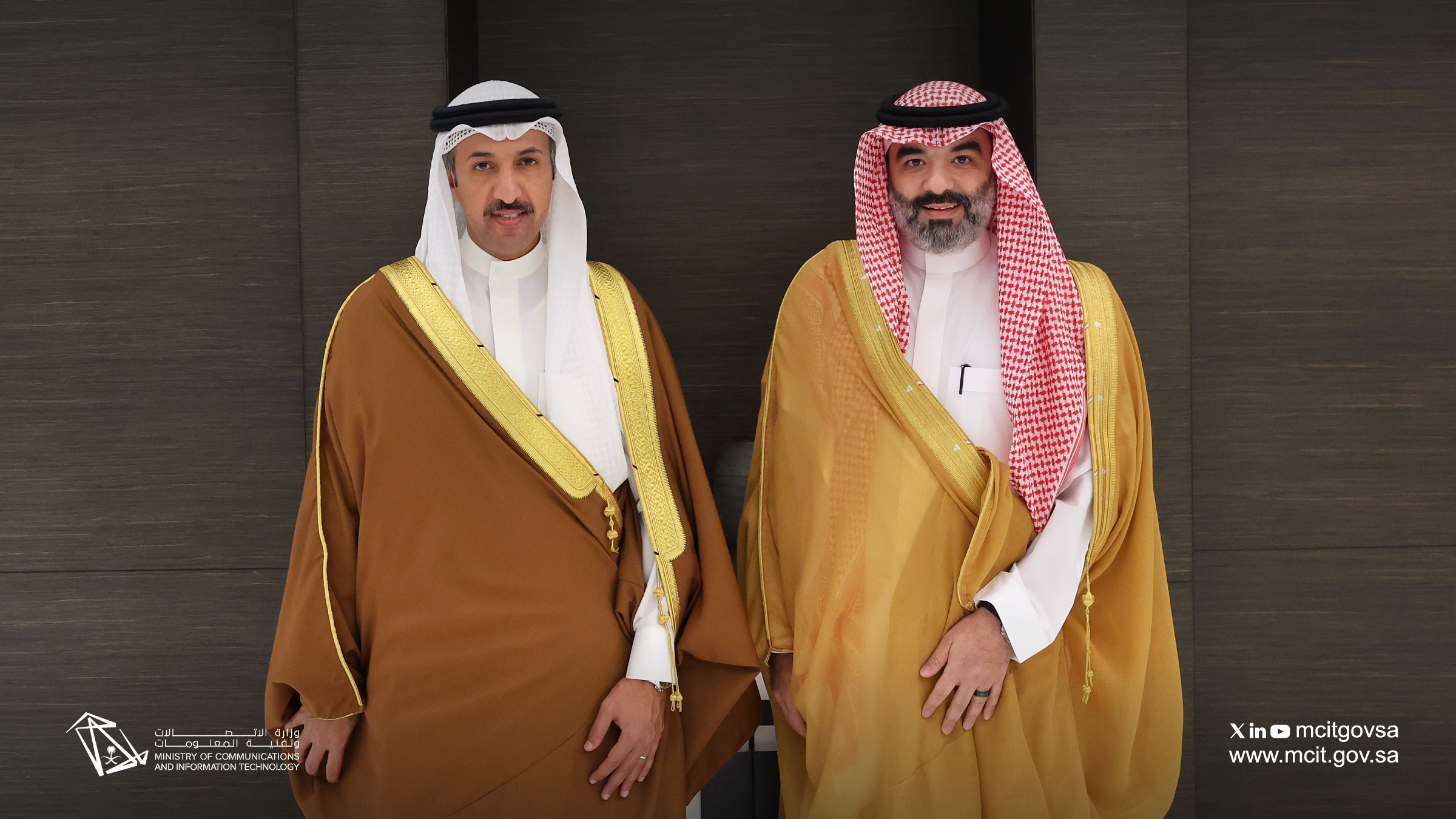 السواحه يجتمع بوزير المواصلات والاتصالات البحريني لتعزيز التكامل التقني بين البلدين