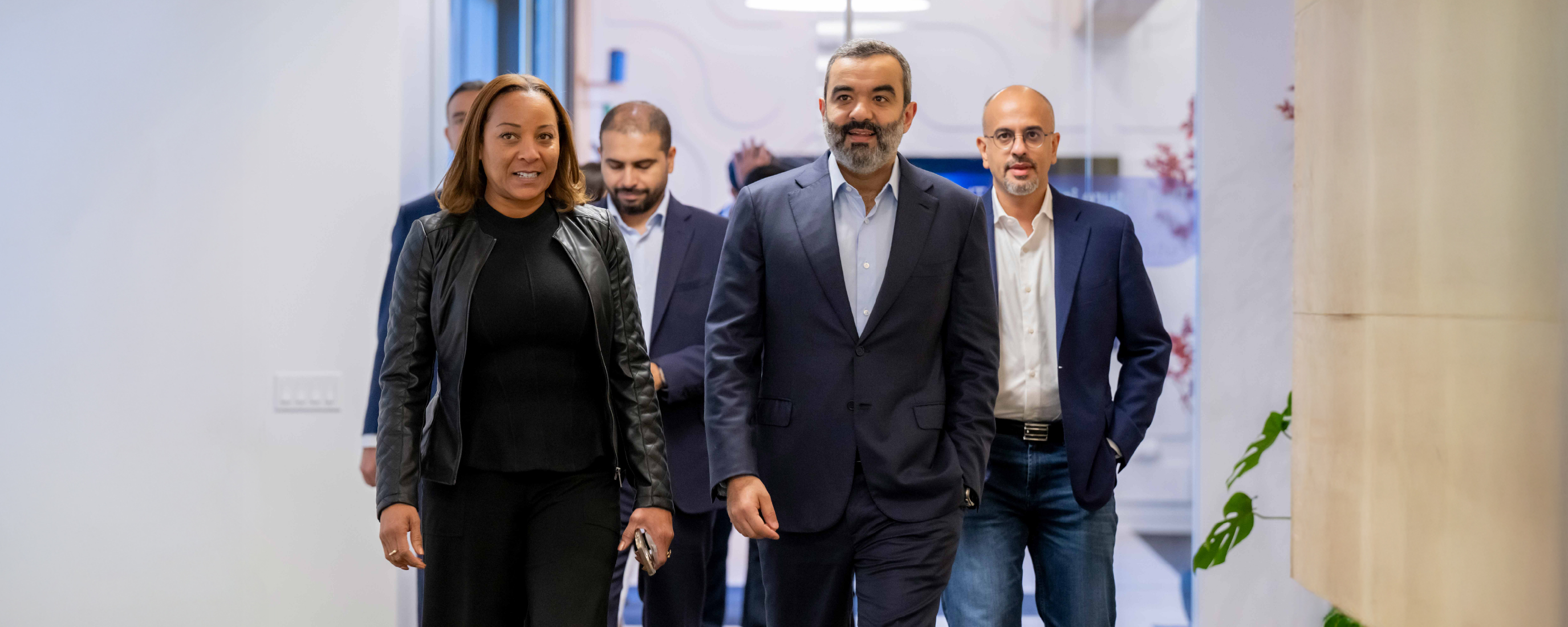 Minister of Communications Meets with Waymo CEO to Strengthen Partnerships in Autonomous Driving and Smart Mobility Technologies