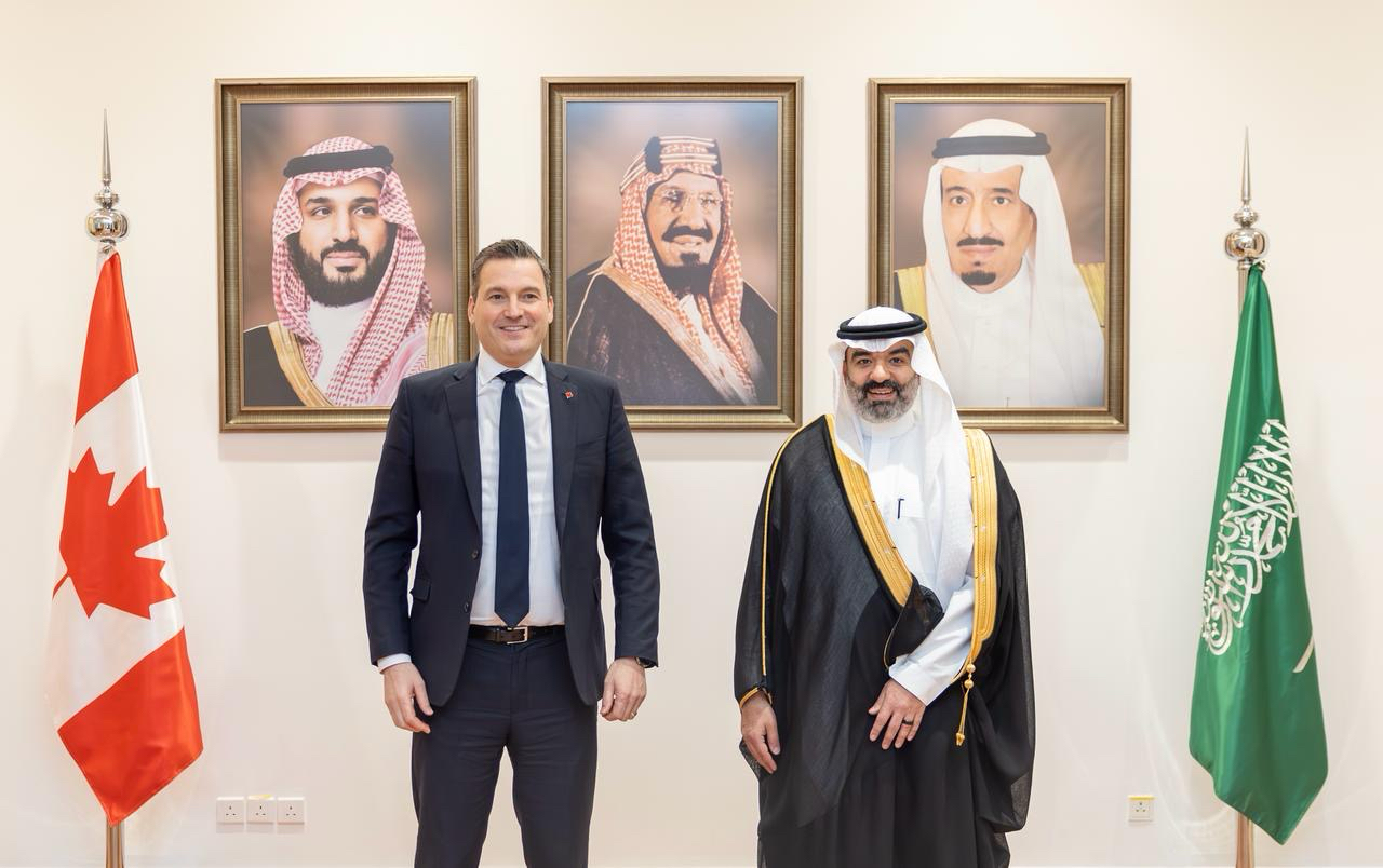 السواحه يجتمع بوزير الذكاء الاصطناعي الكندي لتعزيز الشراكة في التقنيات المتقدمة
