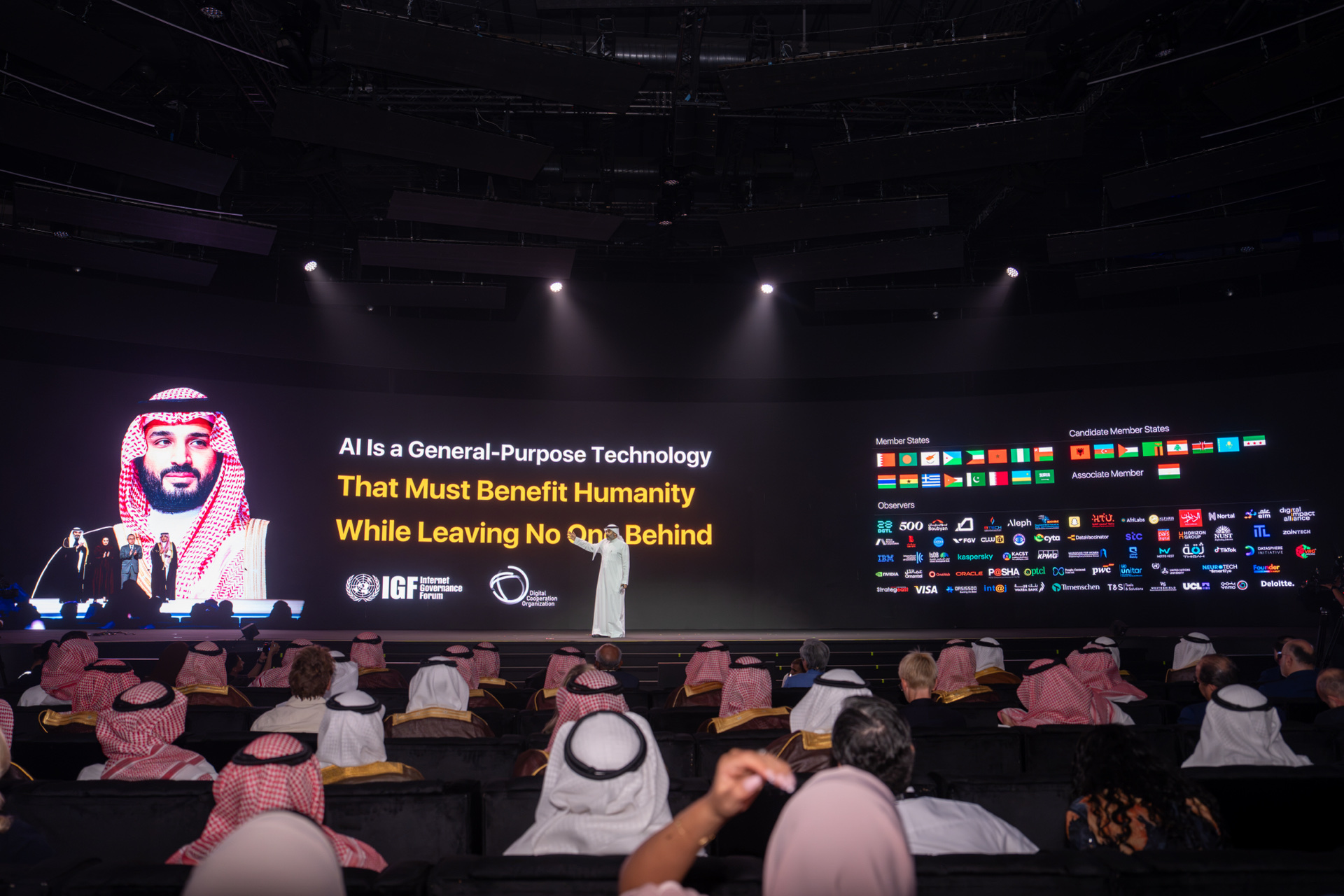 "وزير الاتصالات": بدعم القيادة.. المملكة تمضي لقيادة عصر الذكاء الاصطناعي والمواطن والمقيم محور طموحات المملكة التقنية