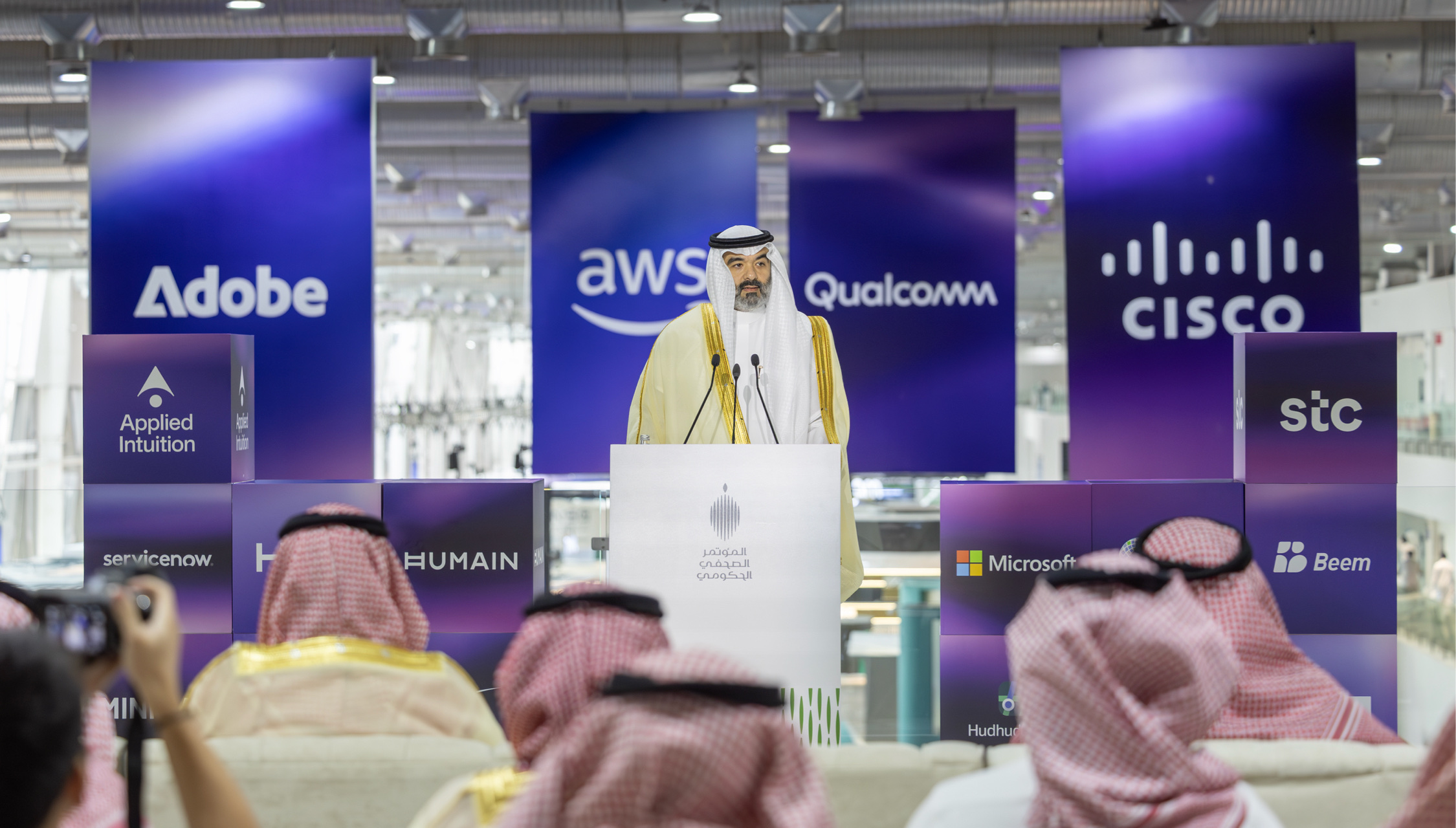 "وزير الاتصالات": بدعم القيادة.. المملكة تمضي لقيادة عصر الذكاء الاصطناعي والمواطن والمقيم محور طموحات المملكة التقنية