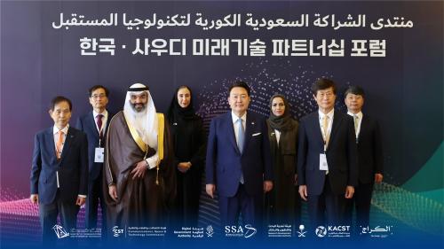 President of Korea Visits Saudi Digital Economy, Innovation, Space Ecosystem Exhibition
