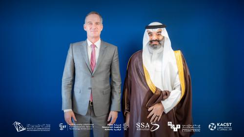 وزير الاتصالات يناقش مع وزير العلوم البريطاني توسيع آفاق الشراكة السعودية البريطانية في الابتكار والتقنيات العميقة