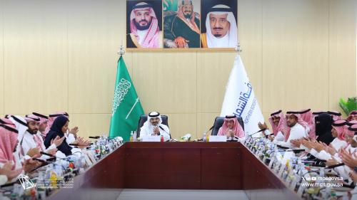 وزير الاتصالات يلتقي رواد أعمال وأهالي الحدود الشمالية