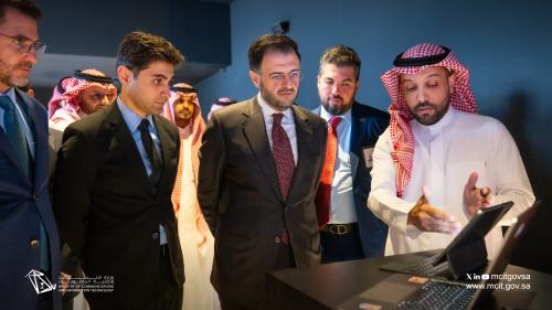 وزير الاتصالات السوري يزور مركز "كود" لتعزيز الشراكة الرقمية مع المملكة