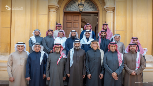 وزير الاتصالات يجتمع بالمستثمرين ورجال الأعمال في المنطقة الشرقية ويناقش الفرص الواعدة في الاقتصاد الرقمي