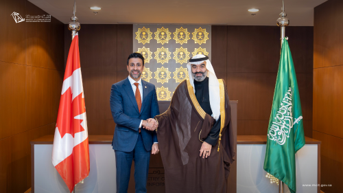 وزير الاتصالات وتقنية المعلومات يجتمع بوزير التجارة الكندي