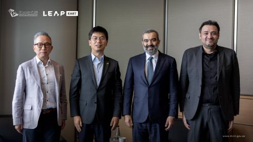 Communications Minister Holds Meetings in Hong Kong to Strengthen Partnerships in AI and Tech Innovation
